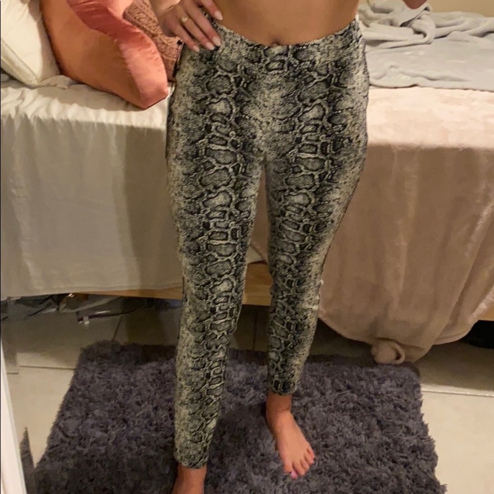 Calvin Klein Snake Print Leggings
